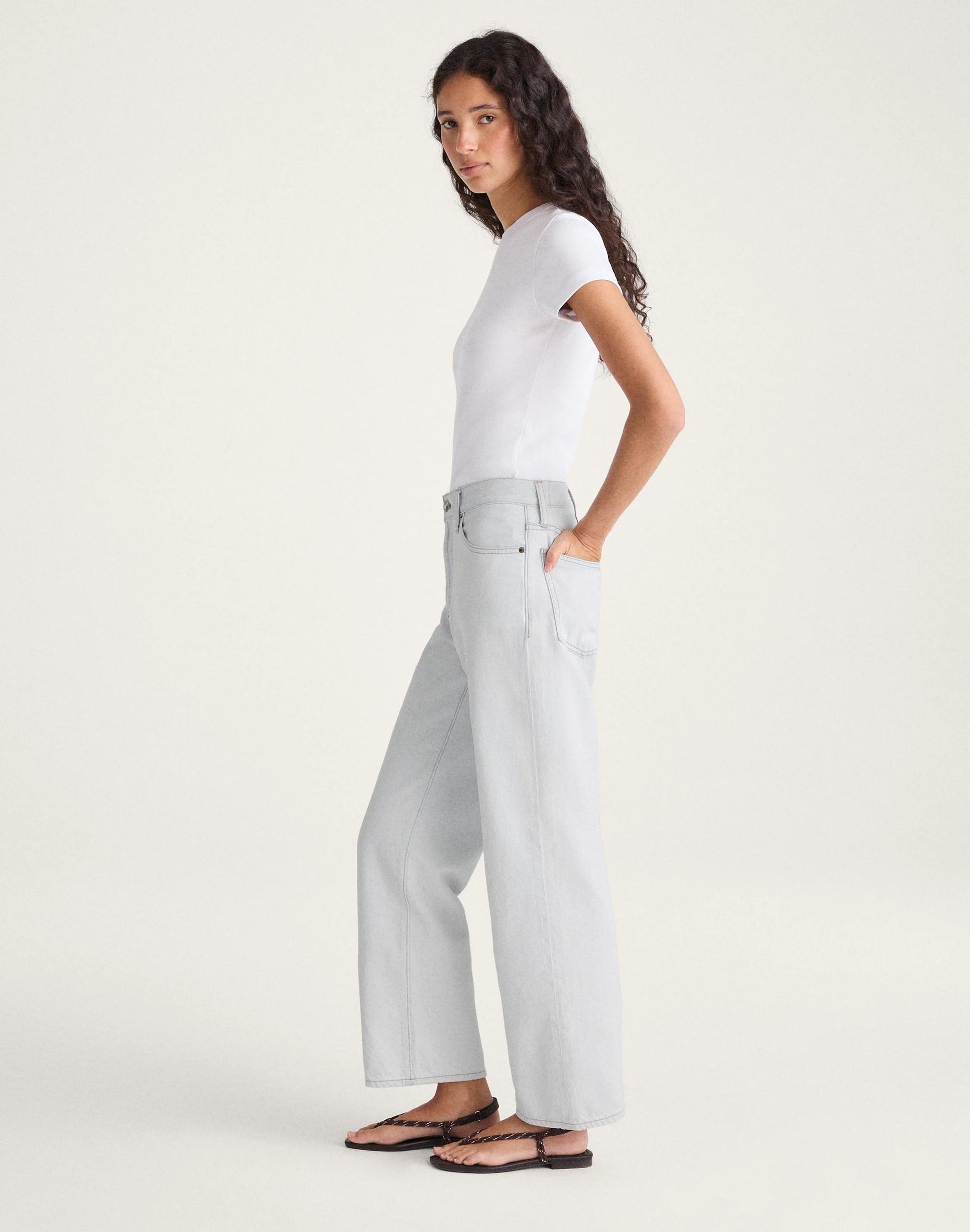 The Perfect Vintage Wide-Leg Crop Jean in Airy Denim Extracted Sky Wash | Madewell