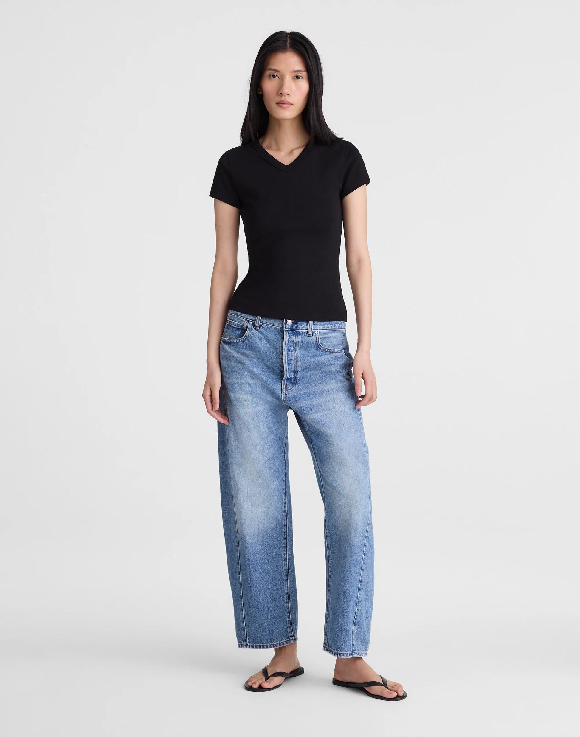 The '90s V-Neck Baby Tee in Compact Cotton Jet Black | Madewell