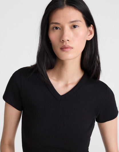 The '90s V-Neck Baby Tee in Compact Cotton Jet Black | Madewell