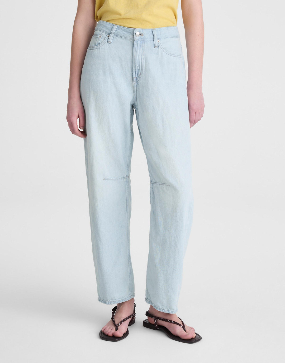 The Darted Barrel-Leg Jean in Airy Denim Laguna Wash | Madewell