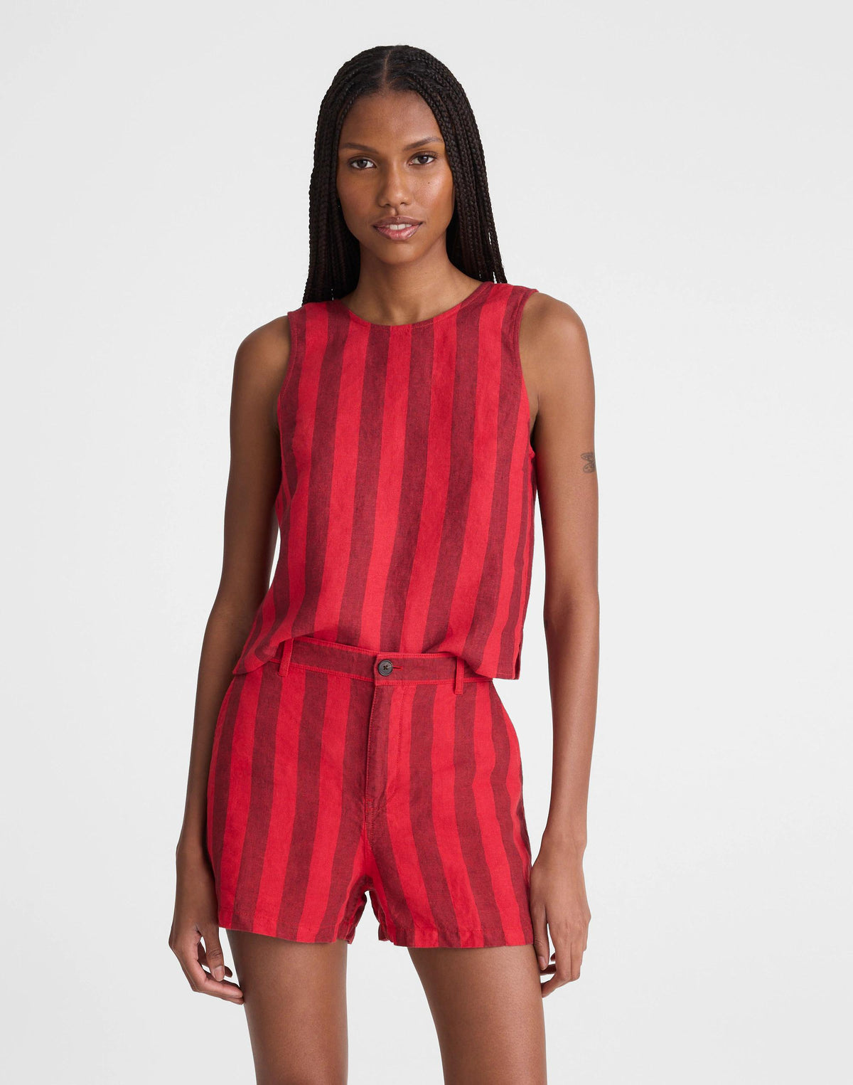 The Zoe Short in 100% Linen Enamel Red | Madewell