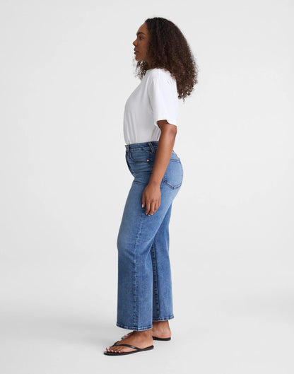 The Curvy Wide-Leg Crop Jean in Super Stretch Denim Oneida Wash | Madewell
