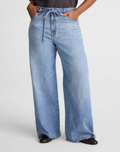 The Curvy Ultimate Wide-Leg Jean in Airy Denim Raebrook Wash | Madewell