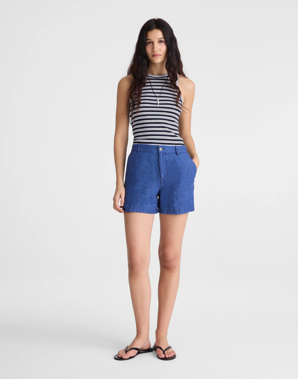 The Zoe Short in 100% Linen Indigo Chambray | Madewell