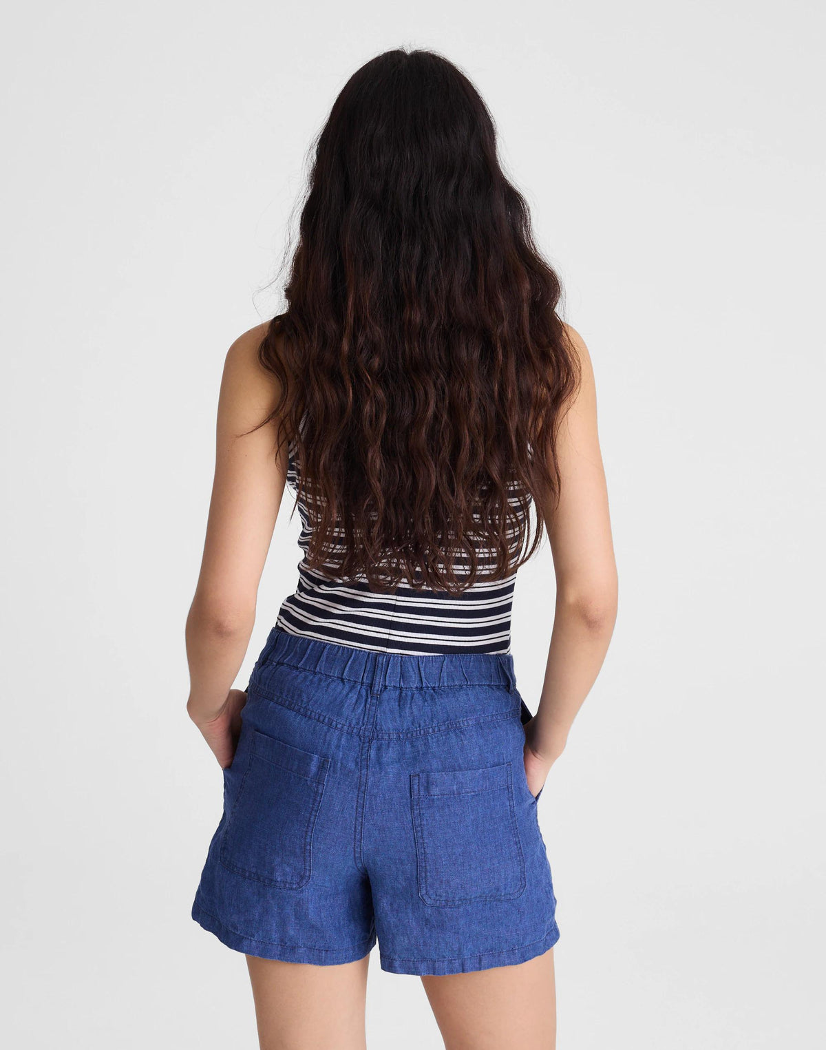 The Zoe Short in 100% Linen Indigo Chambray | Madewell