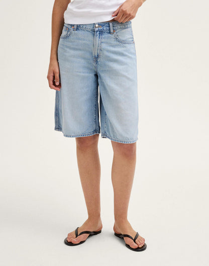 The V-Waist Bermuda Short in Airy Denim Foster Wash | Madewell