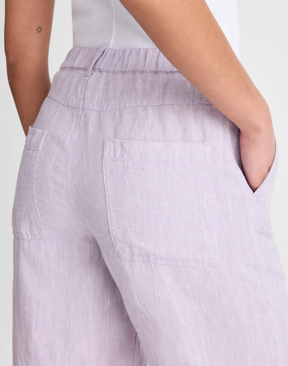 The Zoe Relaxed Straight Pant in 100% Linen Lilac Chambray | Madewell