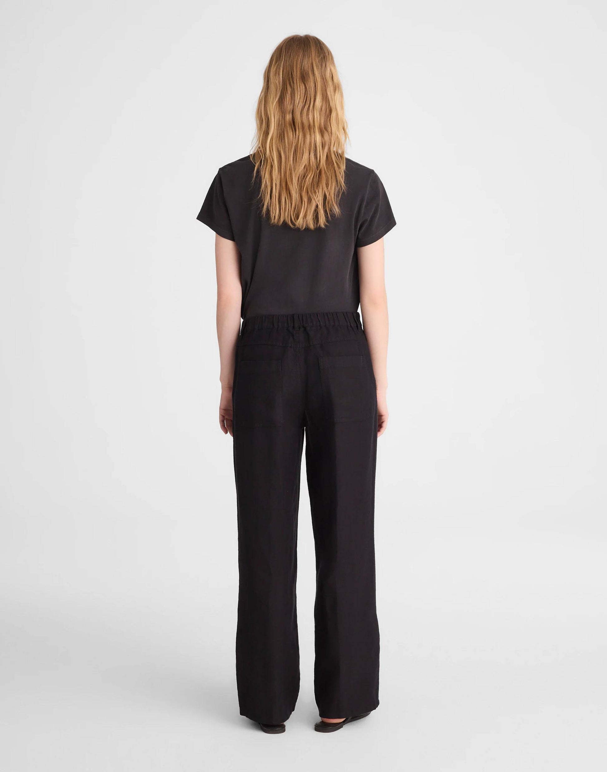 The Zoe Relaxed Straight Pant in 100% Linen Jet Black | Madewell