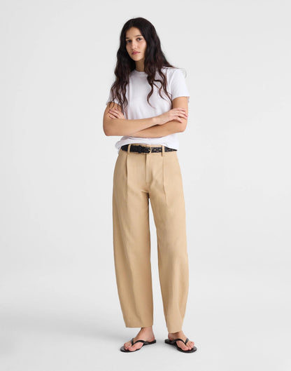 The Barrel-Leg Pant in Drapey Twill Bright Fawn | Madewell