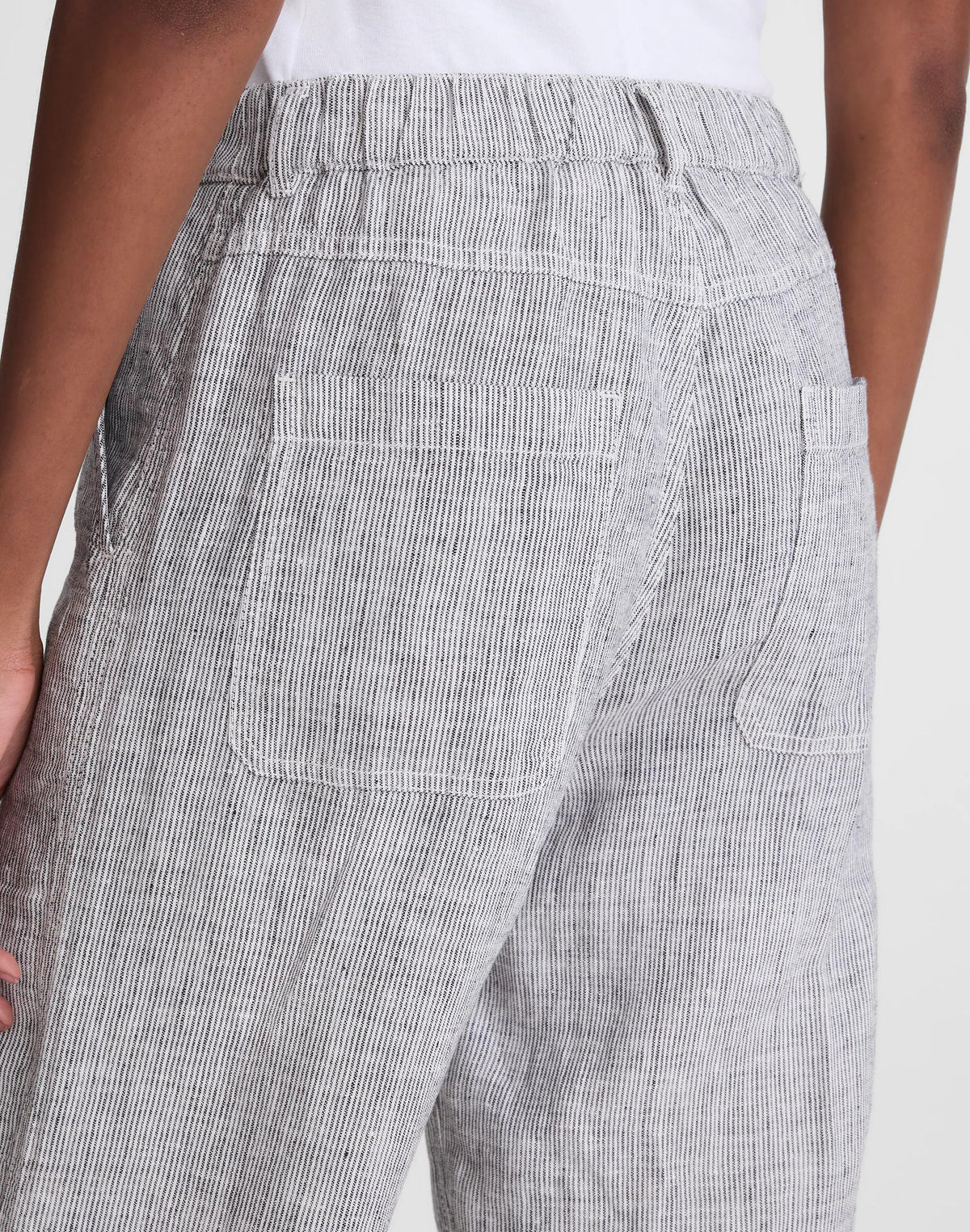 The Zoe Relaxed Straight Pant in 100% Linen Black White Mini Stripe | Madewell