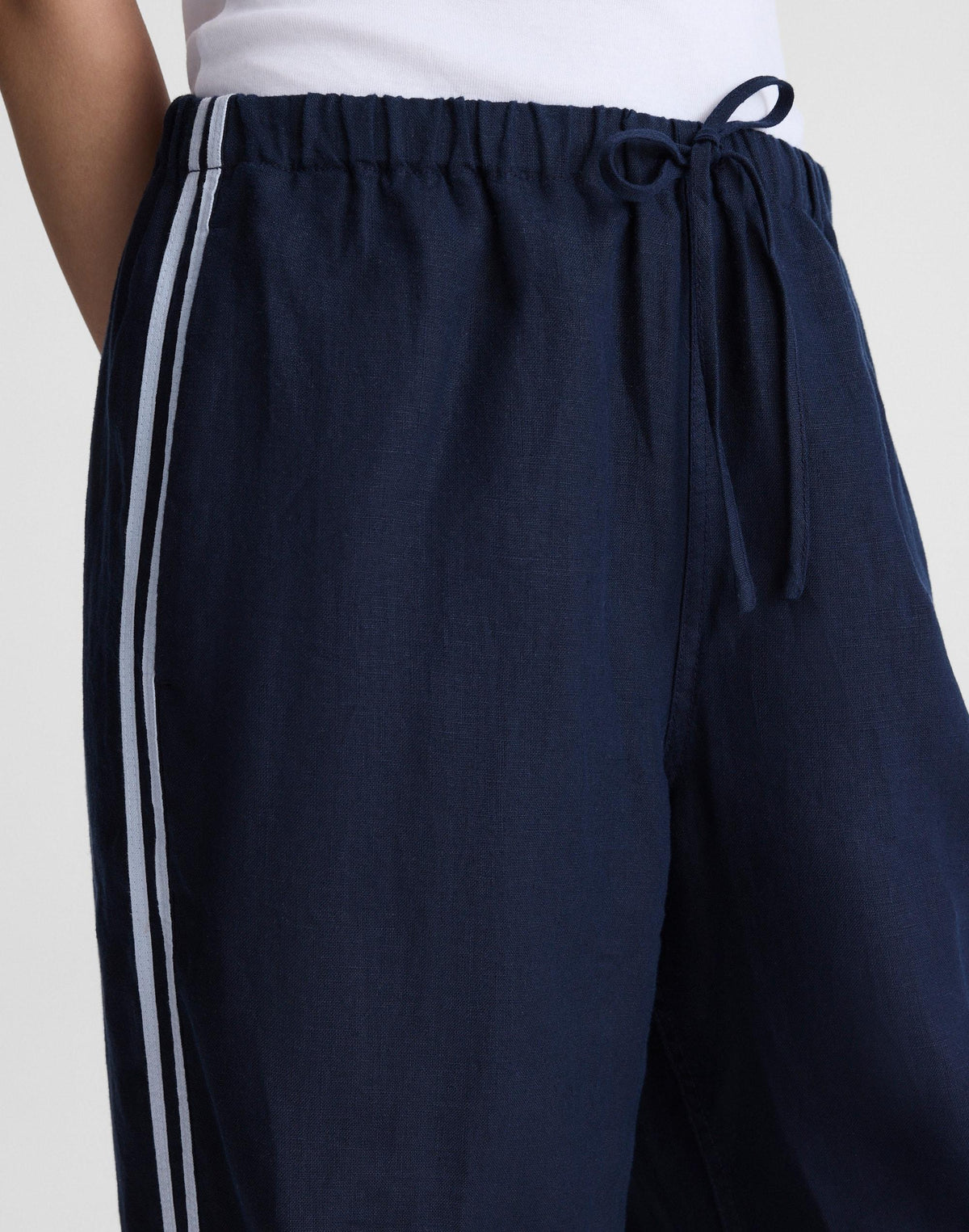 Pull-On Pants in 100% Linen Classic Navy | Madewell