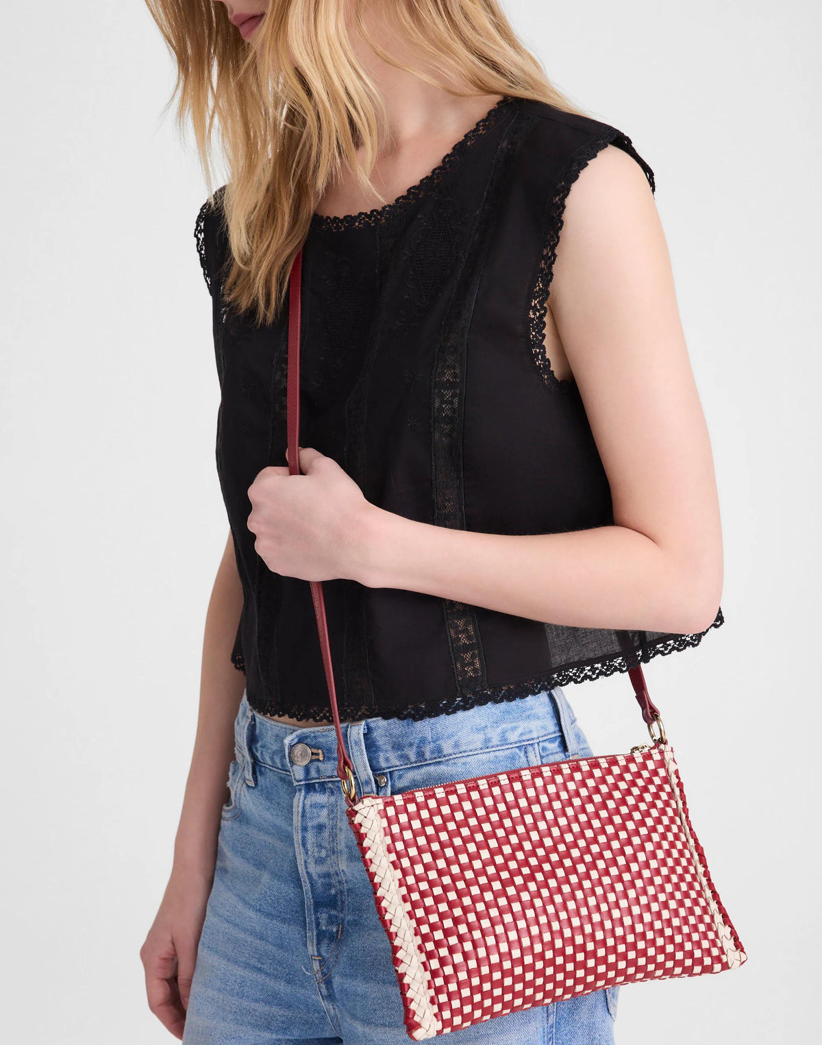 The Signature Woven Crossbody Pouch Dark Carob | Madewell