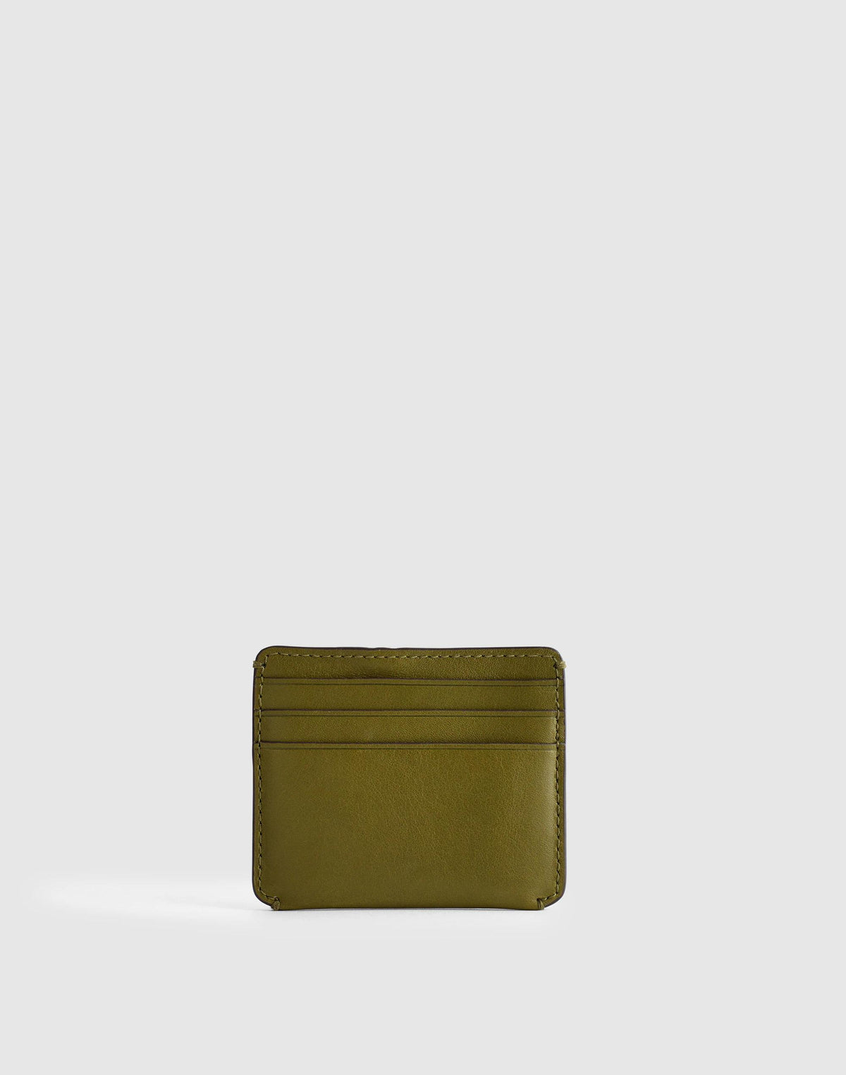 Curved Card Case in Leather Classic Olive | Madewell