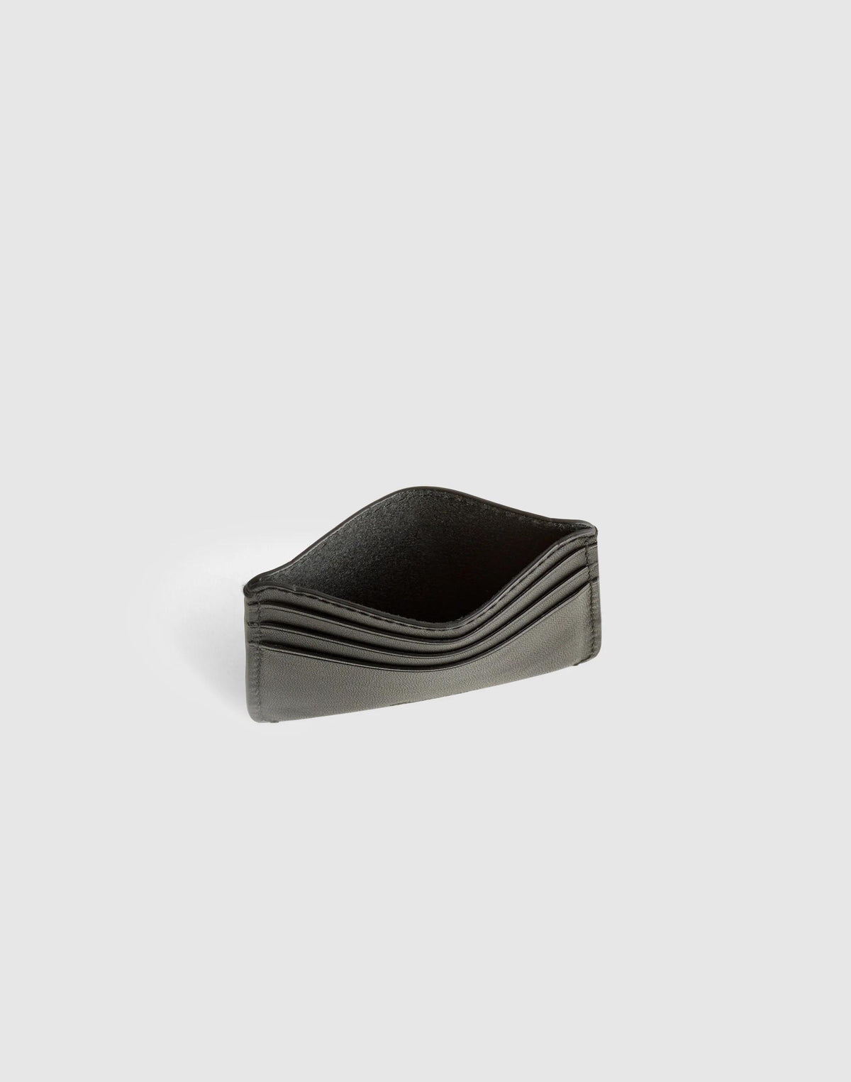 Curved Card Case in Leather True Black | Madewell