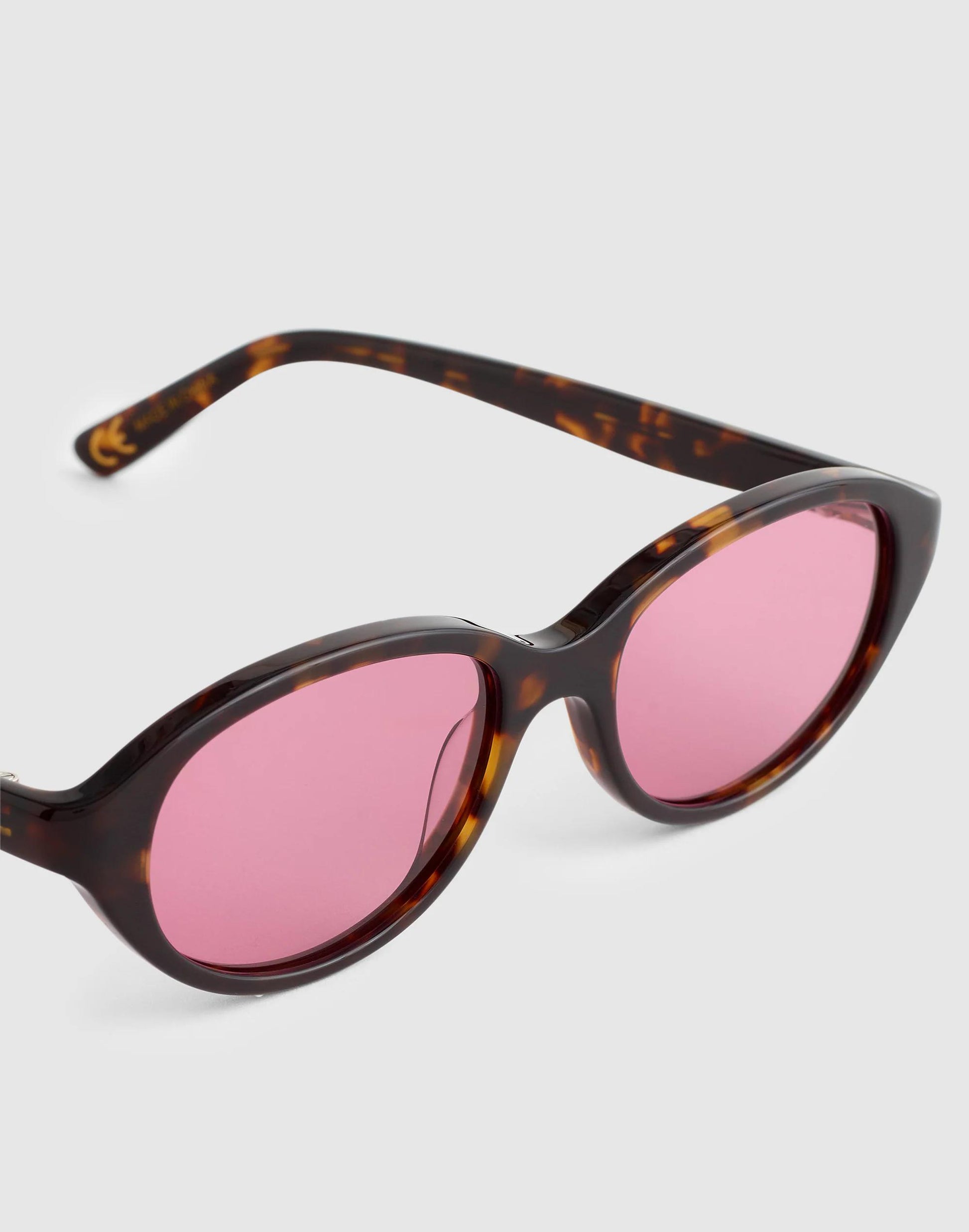 The Solina Oval Sunglasses Whisky Tort | Madewell
