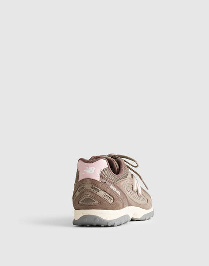 New Balance® 204L Sneakers Brown | Madewell