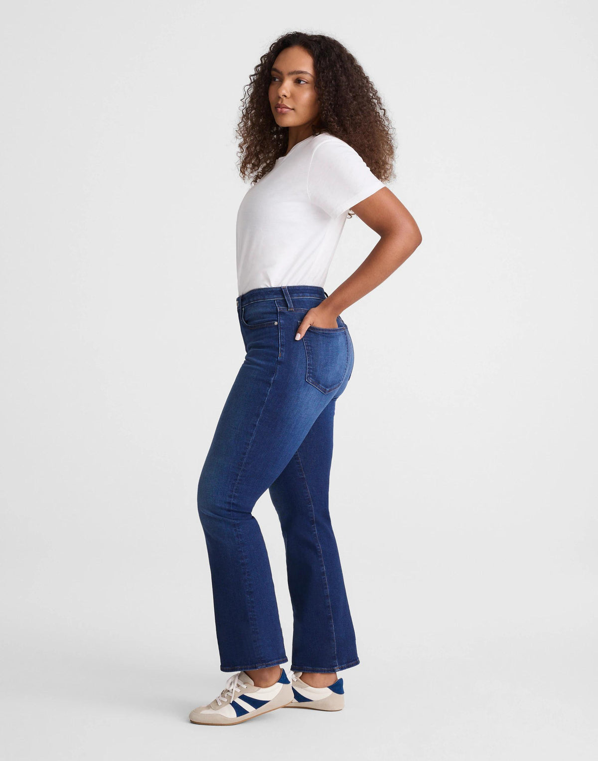 The Curvy Flare Crop Jean in Super Stretch Denim Osgoode Wash | Madewell