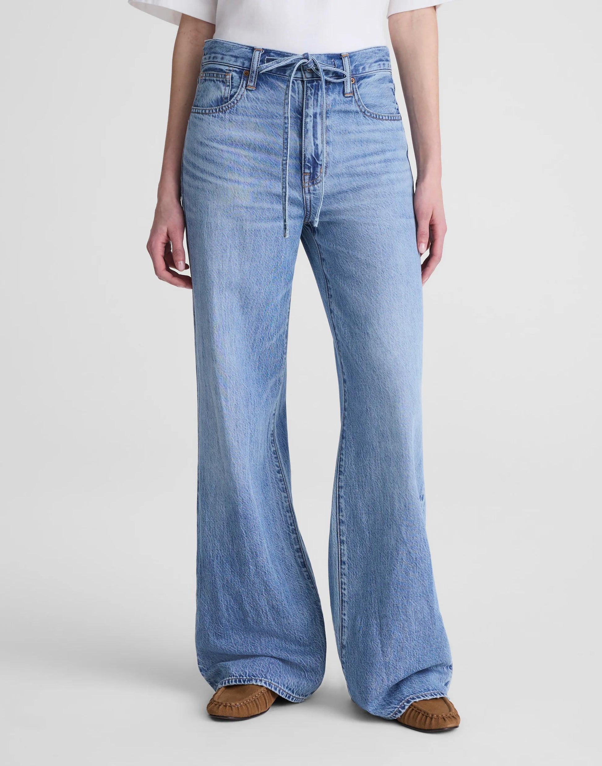 The Short Ultimate Wide-Leg Jean in Airy Denim Raebrook Wash | Madewell