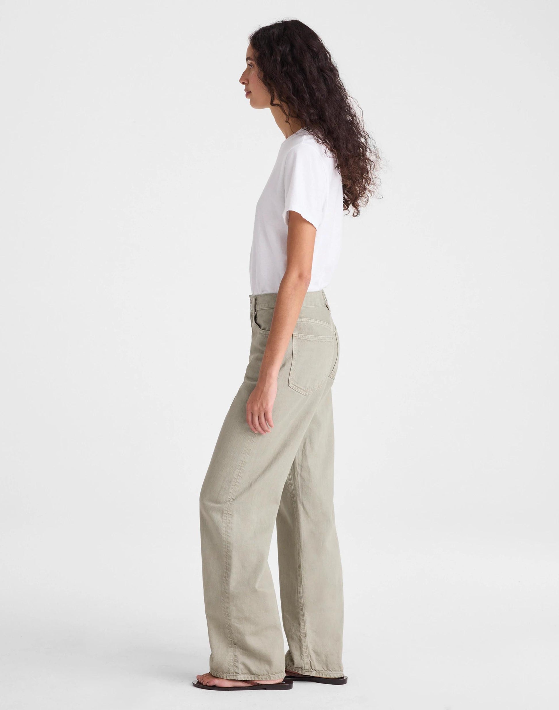 The Short Perfect Vintage Wide-Leg Jean in Airy Denim Chateau Olive | Madewell