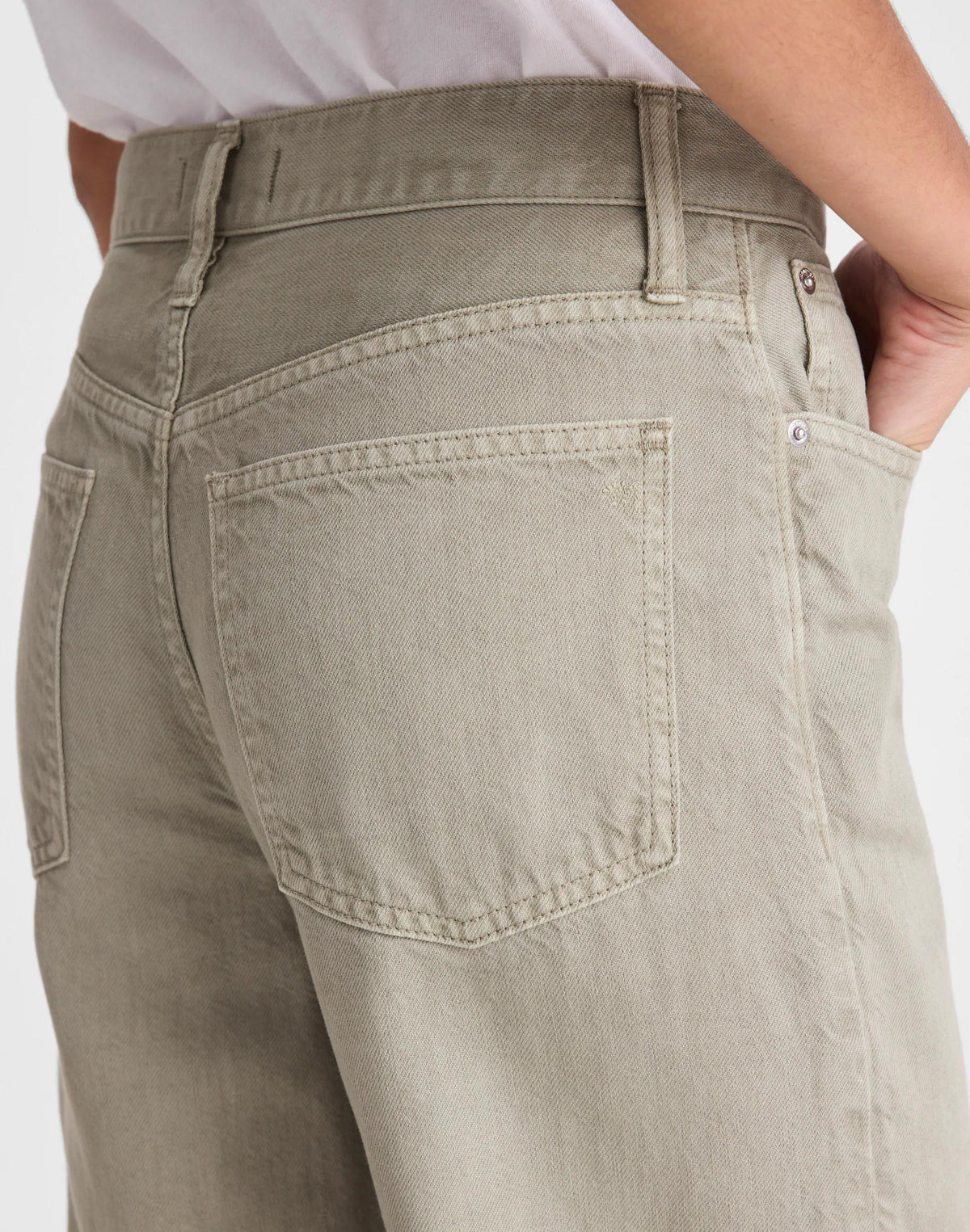 The Short Perfect Vintage Wide-Leg Jean in Airy Denim Chateau Olive | Madewell