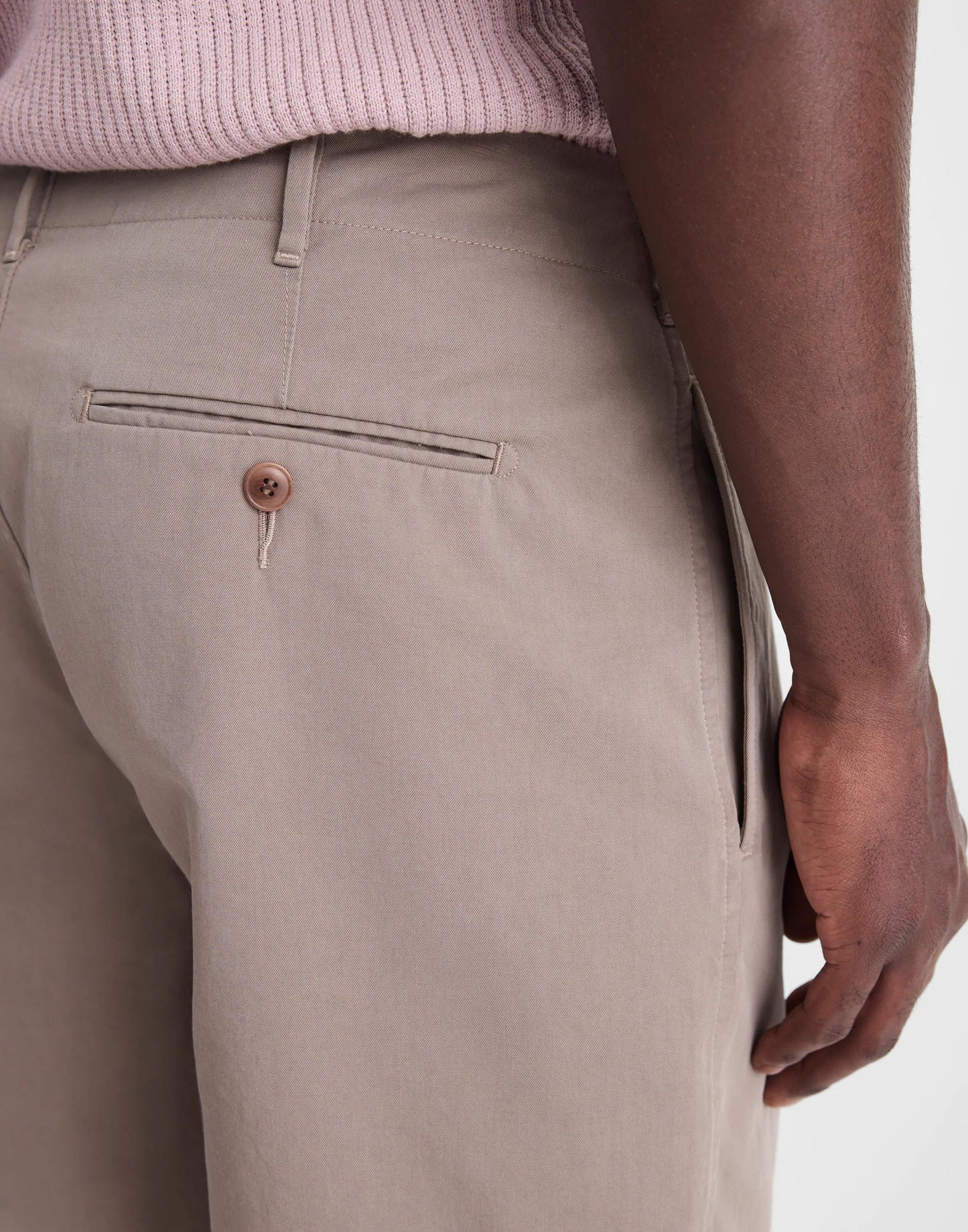 Pleated Chino Shorts in Uniform Twill Dark Driftwood | Madewell