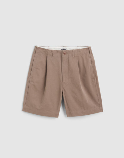 Pleated Chino Shorts in Uniform Twill Dark Driftwood | Madewell