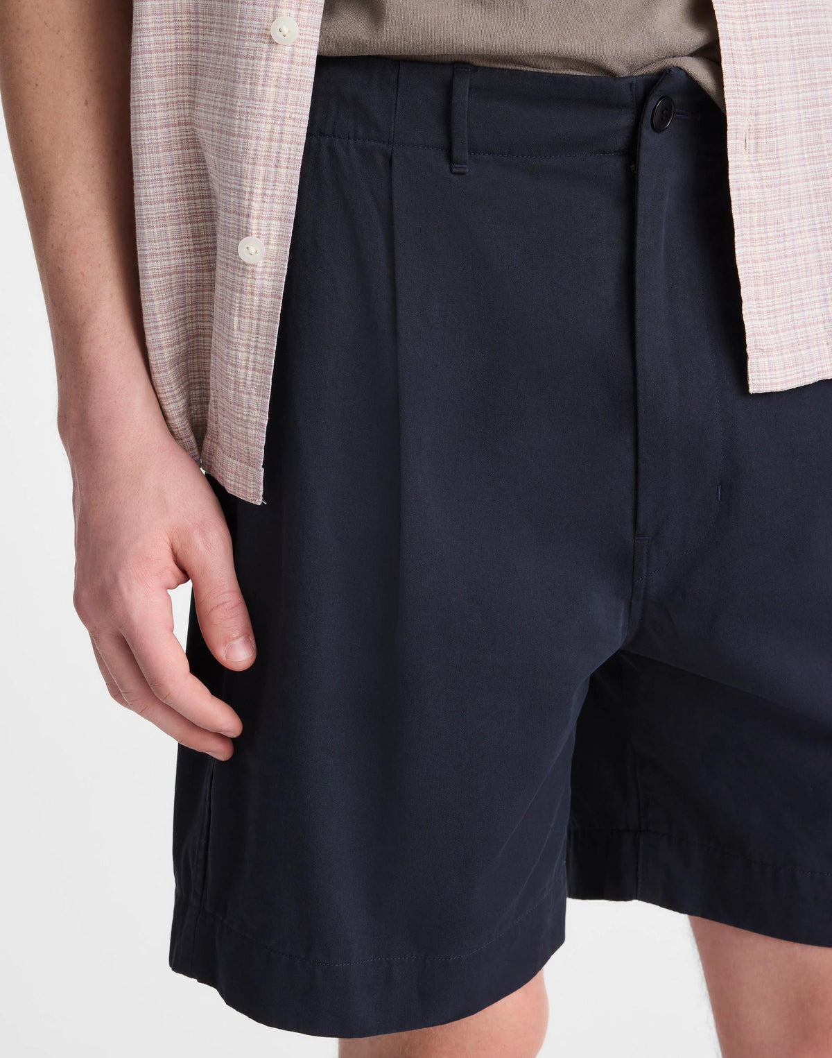 Pleated Chino Shorts in Uniform Twill Navy | Madewell