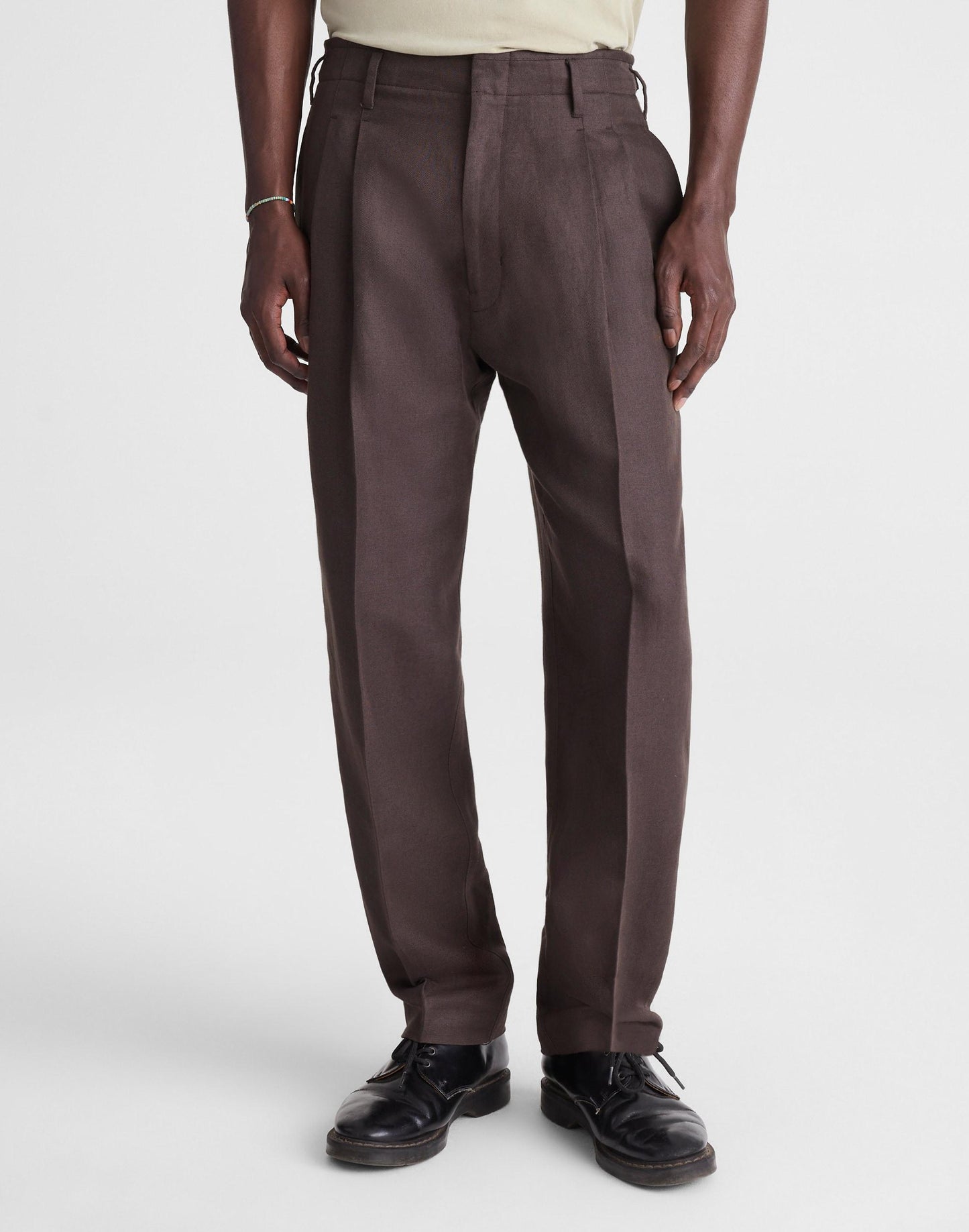 Double-Pleated Trousers in Linen-Cotton Blend Dark Brown | Madewell