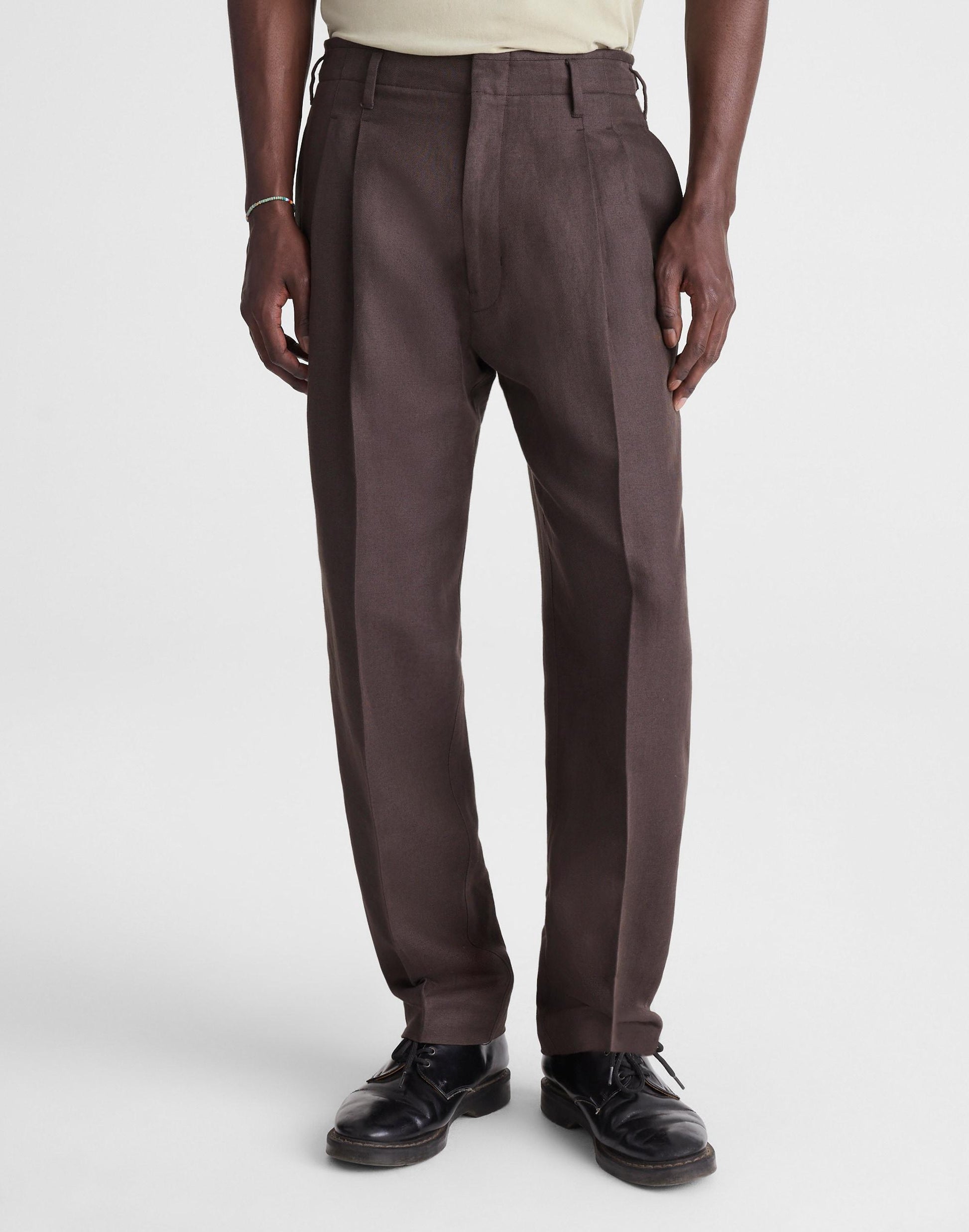 Double-Pleated Trousers in Linen-Cotton Blend Dark Brown | Madewell