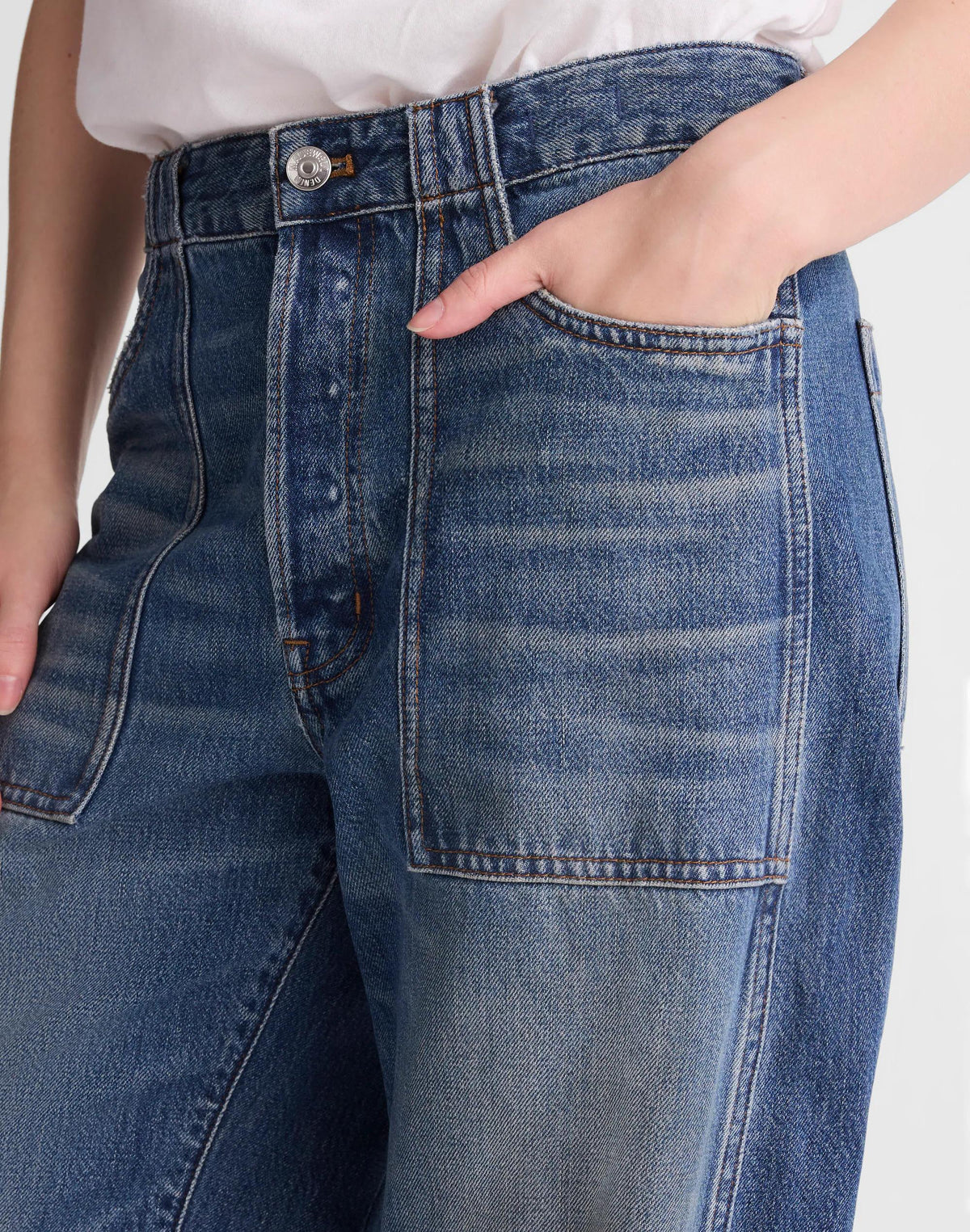 The Darted Barrel-Leg Jean Irmo Wash | Madewell