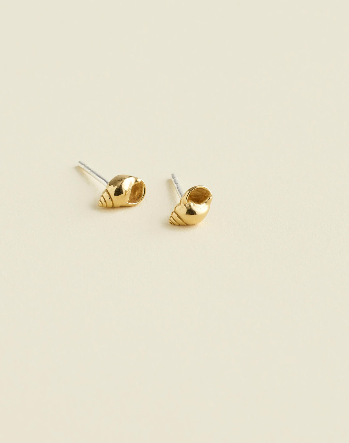 Demi-Fine Shell Stud Earrings 14k Gold | Madewell
